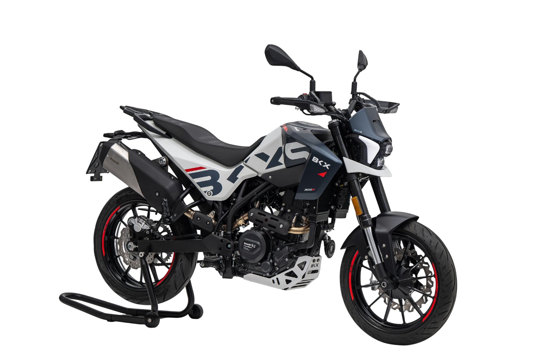 Benelli BKX 300 S Gres White/Avio Blue Valko-sininen moottoripyörä sivuprofiilissa, mustat peilit ja pakoputki, punaiset vanteiden raidat.